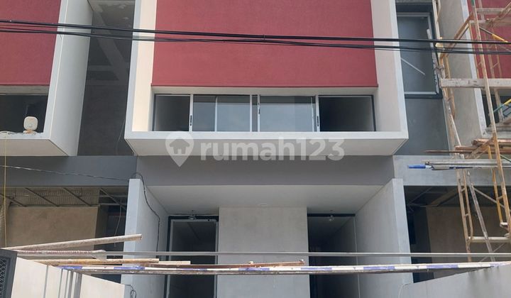 Rumah 3 Lantai Brand New Minimalis Taman Alfa Indah Joglo Jakarta Barat Rumah 3 Lantai Brand New Minimalis Taman Alfa Indah Joglo Jakarta Barat
