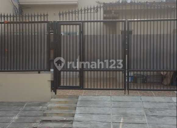 Neat Boarding House, 3-Year-Old New Building in Kelapa Gading Permai, Total of 12 Rooms Plus Dental Practice Room Neat Boarding House, 3-Year-Old New Building in Kelapa Gading Permai, Total of 12 Rooms Plus Dental Practice Room