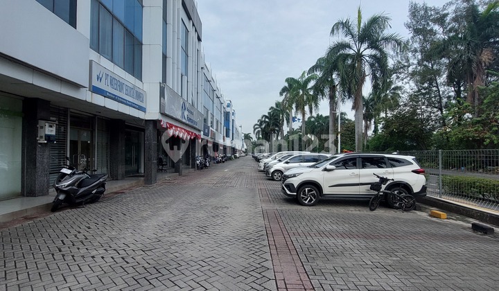 3-Unit Commercial Shophouses Puri Kencana Facing Main Road in Bank & Security Complex Area, Best Cafe Branding with High Market Potential 3-Unit Commercial Shophouses Puri Kencana Facing Main Road in Bank & Security Complex Area, Best Cafe Branding with High Market Potential