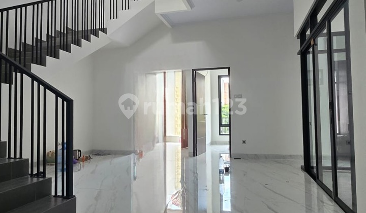 Rumah Brand New Taman Villa Meruya Jakarta Barat 2