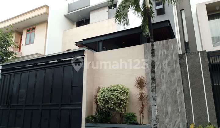 Modern Minimalist House Permata Buana Puri West Jakarta Semi Furnished 2.5 Floors Modern Minimalist House Permata Buana Puri West Jakarta Semi Furnished 2.5 Floors
