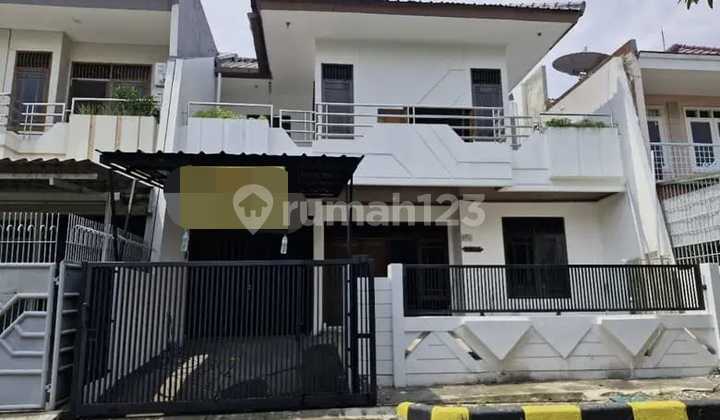 Rumah Tingkat Taman Kebon Jeruk Interkon Jakarta Barat