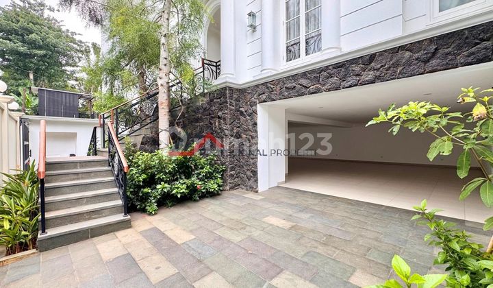 Luxurious Brand New House Full Furnished Desain American Classic In Kemang, Jakarta Selatan