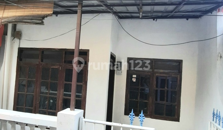 Affordable House in Jatipadang, Pasar Minggu, 3 bedrooms, 28 million per year Net