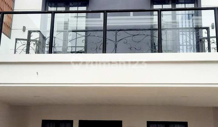 Jamin Suka Rumah Townhouse.baru Pancoran Tebet Jaksel 3,2M Jrg Ada