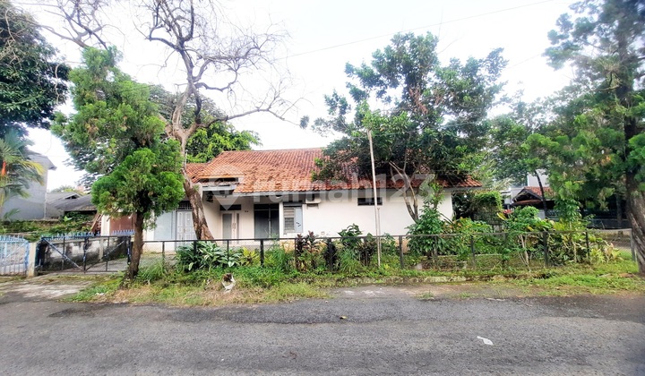Guarantee Cheap Old House in Ampera Complex Kemang 300m Land Size 4.5 Billion