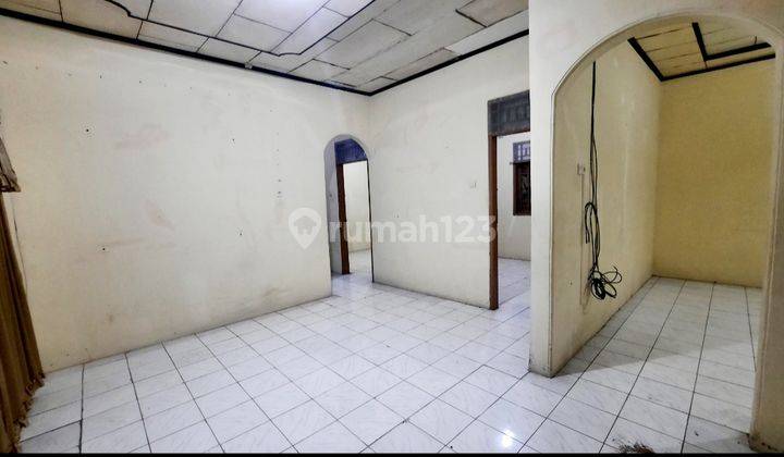 Rumah pinggir jln raya Jati padang pejaten 3 kmr 48jt/thn 5
