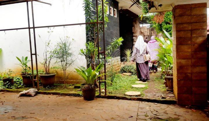 Rumah 300mtr parkir 3-4 mbl lenteng agung sebrang Pancasila 56t/thn net 5