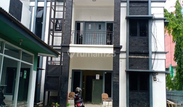 Gedung 3 lantai Tb.Simatupang pasar minggu dekat antam 180jt/thn 2