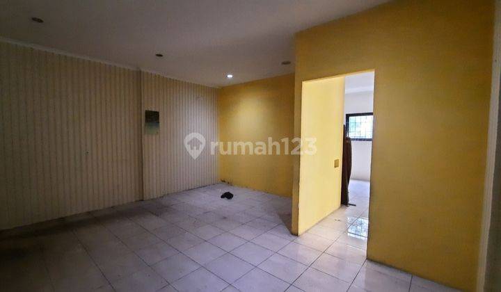 Gedung 3 lantai Tb.Simatupang pasar minggu dekat antam 180jt/thn 7