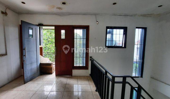 Gedung 3 lantai Tb.Simatupang pasar minggu dekat antam 180jt/thn 9
