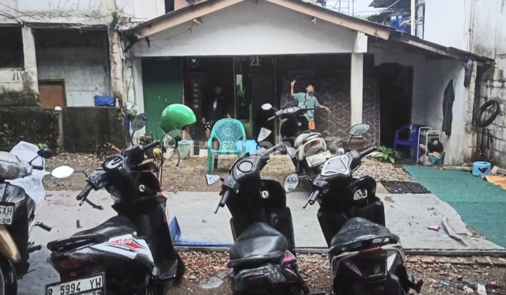 Very Strategic Old House Jatipadang Pejaten 184m² 1,1M 2