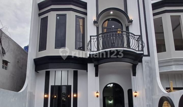 New Luxury House in Ciganjur Near Cilandak KKO 2.4M