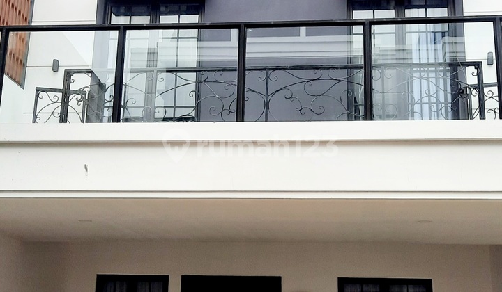 Rumah Baru Dlm Komplek Pancoran Tebet.jaksel.hny 3,2m