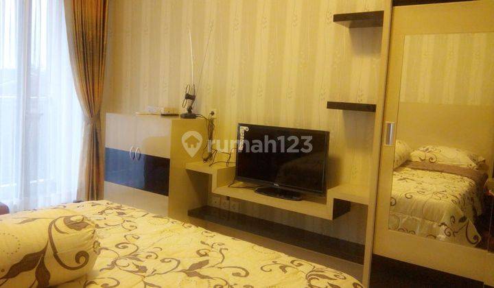 ruang keluarga apartemen beverly dago resident view
