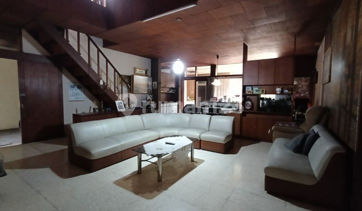 Best Price..Ready-to-Occupy Old House in Strategic Location, Buahbatu, Bandung City Best Price..Ready-to-Occupy Old House in Strategic Location, Buahbatu, Bandung City