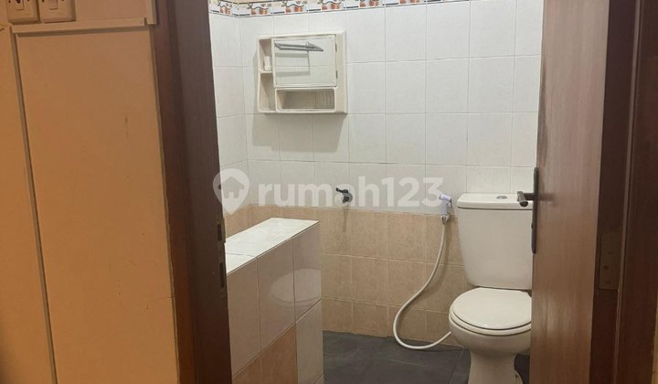 House in Supratman Wing, Strategic Location in Bandung City 2