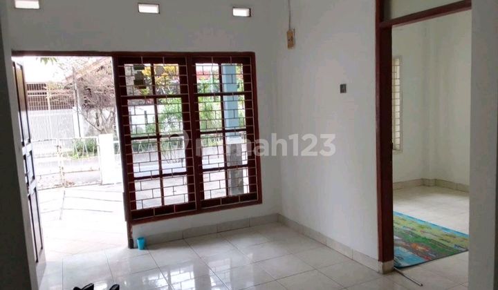 Disewakan Rumah Bagus Sayap Riau Kota Bandung
