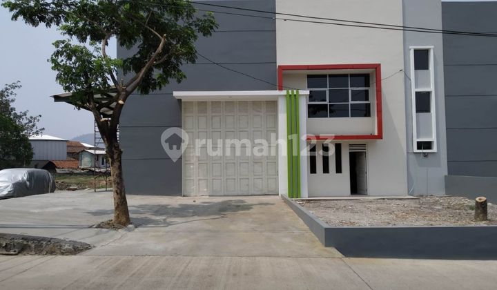 Gudang Strategis Di Kawasan Gudang Kutawaringan Soreang