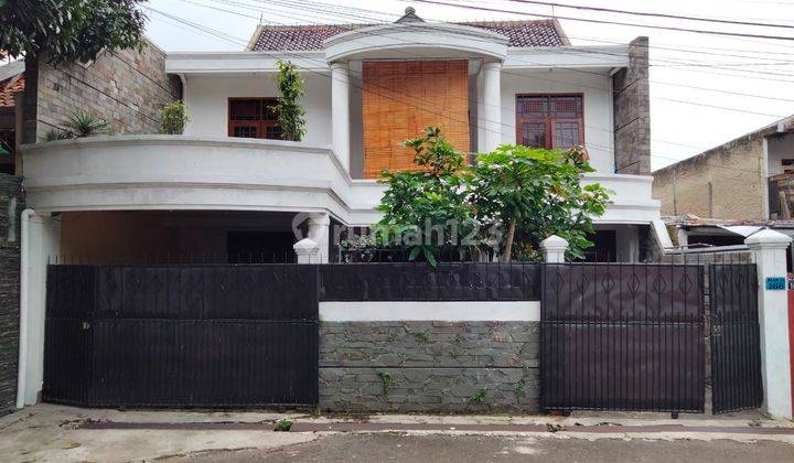 Rumah Mewah di Sarijadi Bandung Kota  1