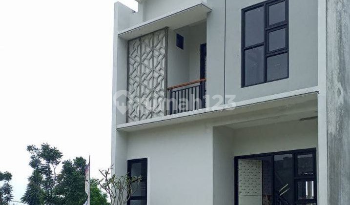Rumah Villa di Cisarua Bandung Barat Dekat Stasion Whoosh Padalarang