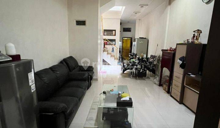 DI JUAL
1 UNIT RUKO SIAP HUNI DI KOMPLEK CITRA KARAKATAU PASAR 3 3