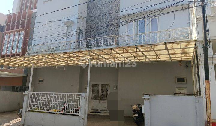 DI JUAL 1 UNIT VILLA LUX SIAP HUNI DI KOMPLEK TAMAN POLONIA 1 2