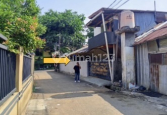 Minimalist house in East Jakarta bamboo hut