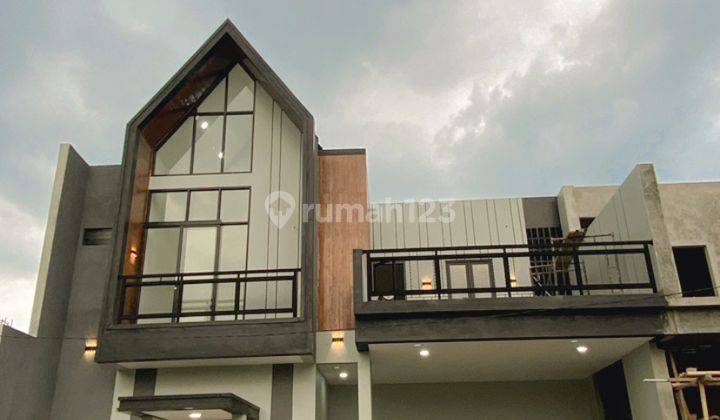 Rumah 2 Lantai Scandinavian Carport 2 Mobil Dengan Balkon Mewah  2