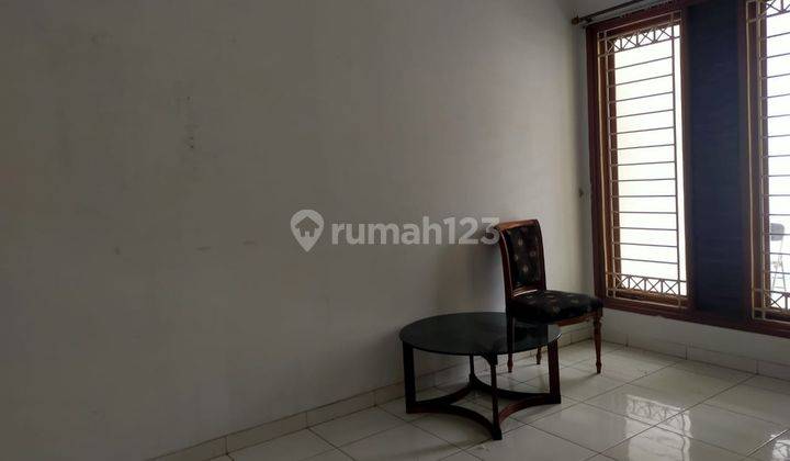 Rumah Semi Furnish di Green Garden Jakarta Barat  2