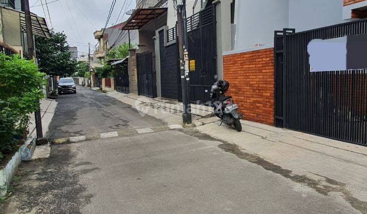 Rumah Baru 3 Lantai di Tanjung Duren , Jakarta Barat Kondisi Baru  1