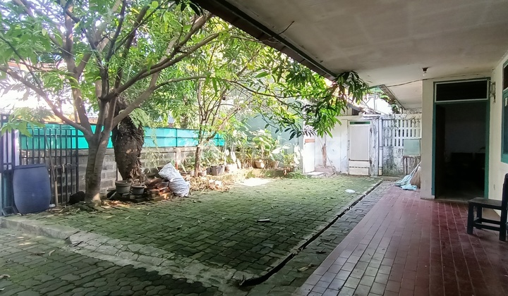 Rumah Lama Kemandoran Dekat Permata Hijau