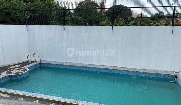 RUMAH MEWAH 3 LANTAI ADA KOLAM RENANG 2