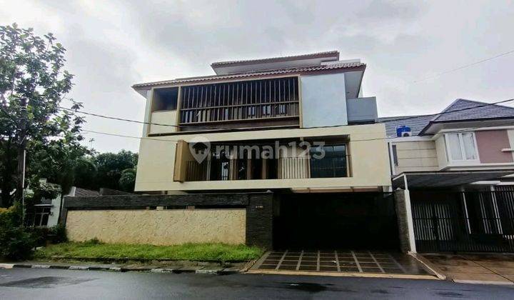  Villa Meruya Rumah 3 Lantai Depan Taman Sudah Renovasi 1