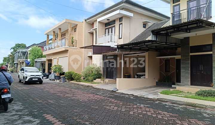 Rumah Bagus 2 Lantai Dengan Perabotan Lokasi Di Cluster Elite Di Colomadu Karanganyar Solo 2