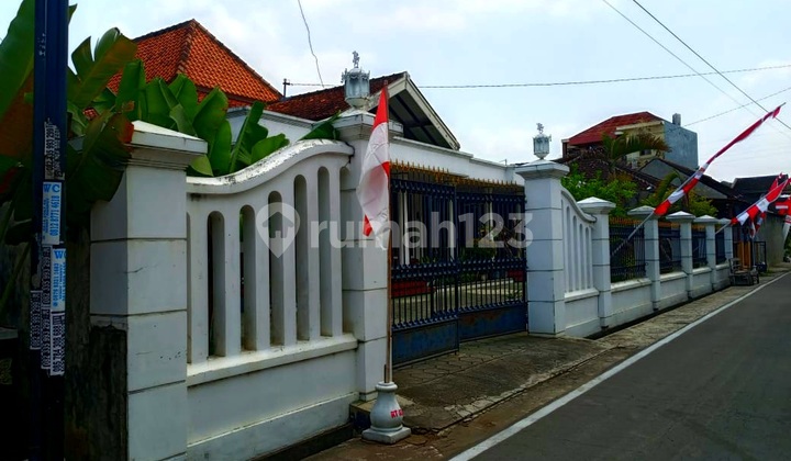 Fully Furnished Spacious and Comfortable House in Gajahan, Colomadu, Solo