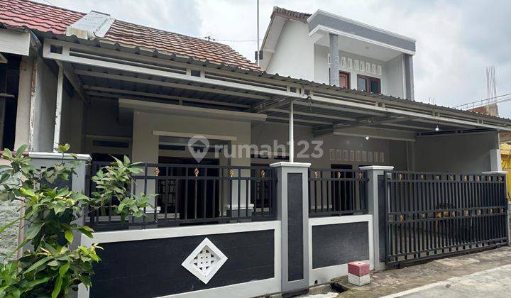 Rumah Bagus 1½ Lantai Siap Hunilokasi Di Kadipiro Banjarsari Solo 1