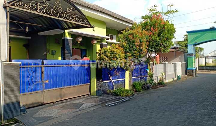 B U. For Sale Cheap Ready-to-Occupy House Located in Colomadu Solo Cluster