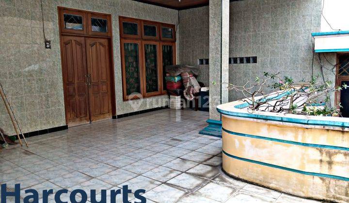 Dijual Rumah Besar 2 lantai di Lojiwetan, Solo 2