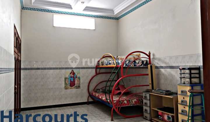 Dijual Rumah Besar 2 lantai di Lojiwetan, Solo 4