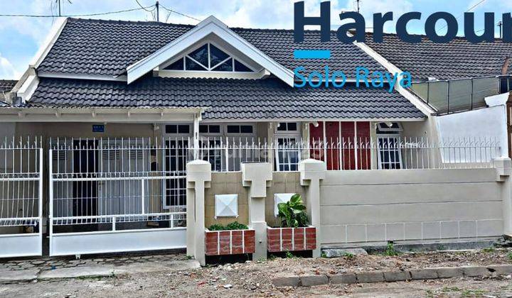 Disewakan Rumah Bagus Terawat di Solo Baru 1