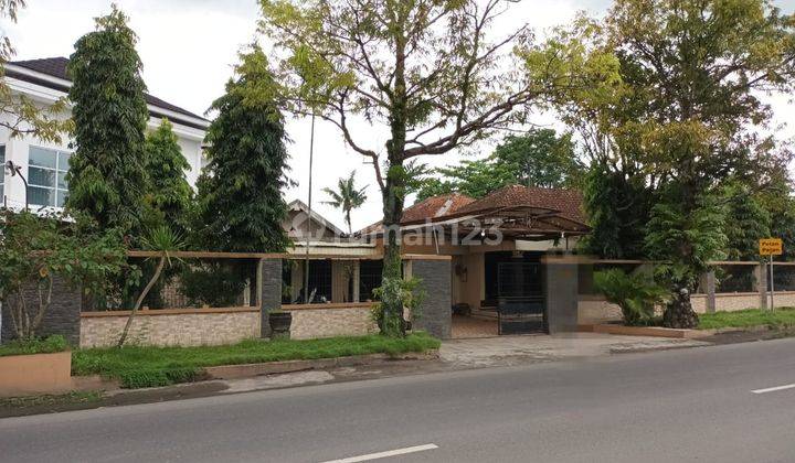 Disewakan Rumah Siap Pakai 
Lokasi di pinggir Jalan Raya
Bangunan Kokoh Siap Pakai
Area: Baki, Sukoharjo 1