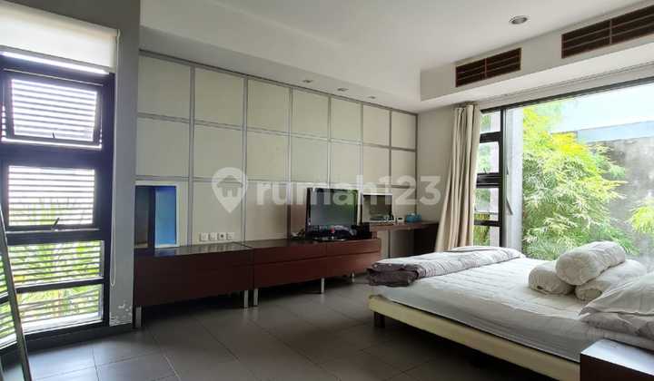 Dijual Rumah Mewah Minimalis Modern di Kratonan, Solo 3