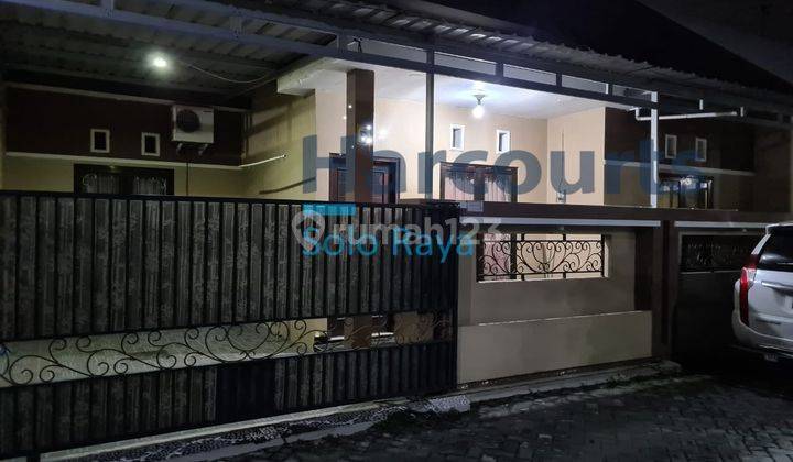 TURUN HARGA !!!

DIJUAL rumah minimalis siap huni dengan perabot di cluster di Gentan, Solo.
 1