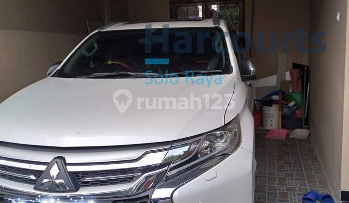 TURUN HARGA !!!

DIJUAL rumah minimalis siap huni dengan perabot di cluster di Gentan, Solo.
 2