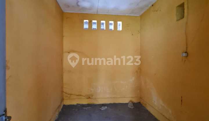 Disewakan  rumah lama kolonial hitung tanah di jalan abdul rahman saleh banjarsari solo, dekat radio metta fm dan restoran am&co 2