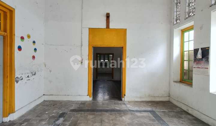 Disewakan  rumah lama kolonial hitung tanah di jalan abdul rahman saleh banjarsari solo, dekat radio metta fm dan restoran am&co 4