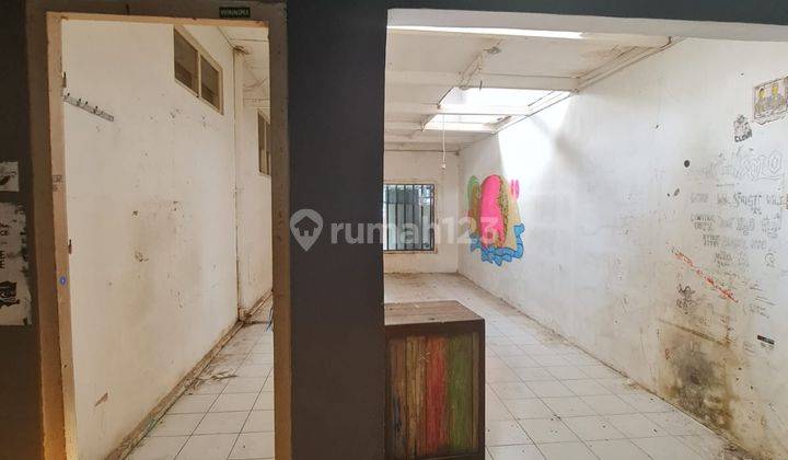Ruang usaha sangat strategis di jalan adi sucipto manahan solo 3