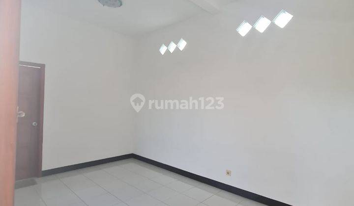 Rumah bagus bersih siap pakai di sektor 1 solo baru 6