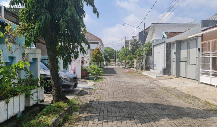 Rumah bagus bersih siap pakai di sektor 1 solo baru 11